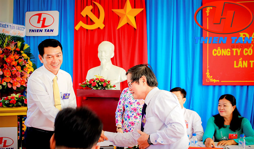 工委领导与天新集团总经理出席大会
